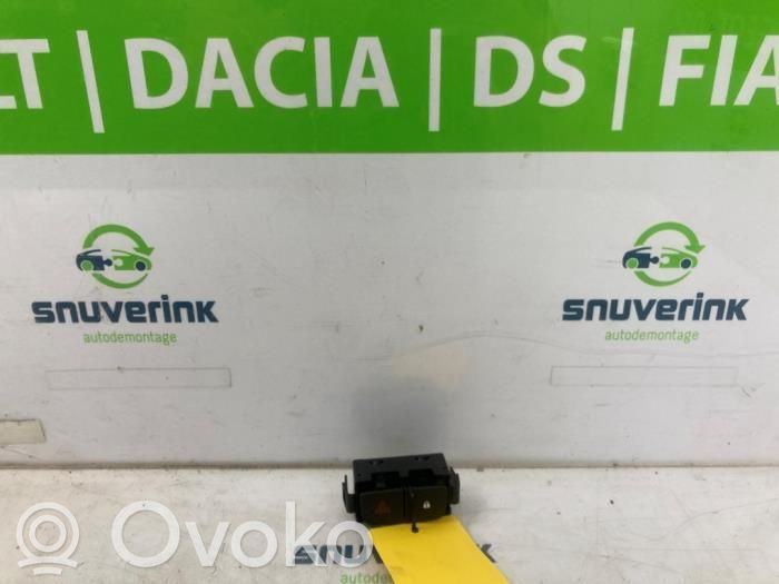 Renault Trafic III (X82) Botón interruptor de luz de peligro 