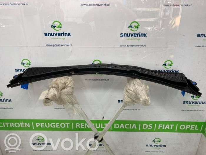 Peugeot 208 I Pyyhinkoneiston lista 