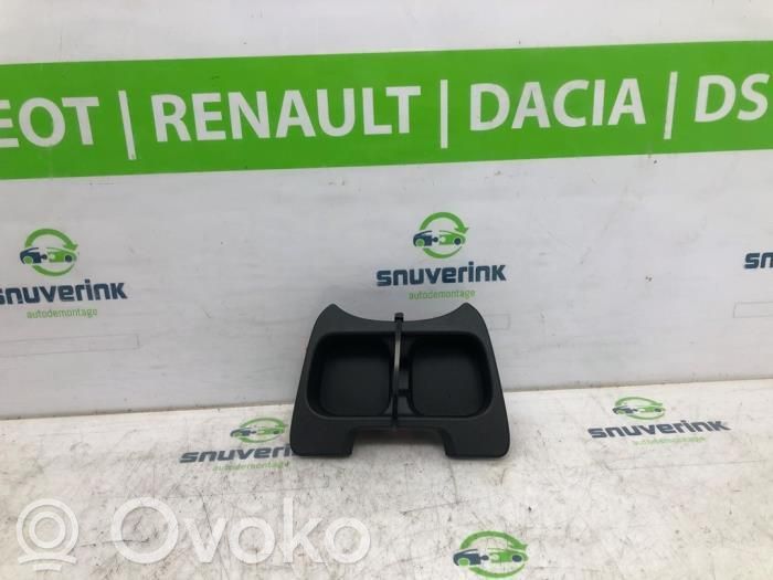 Citroen C3 Aircross Przedni uchwyt na kubek tunelu środkowego 