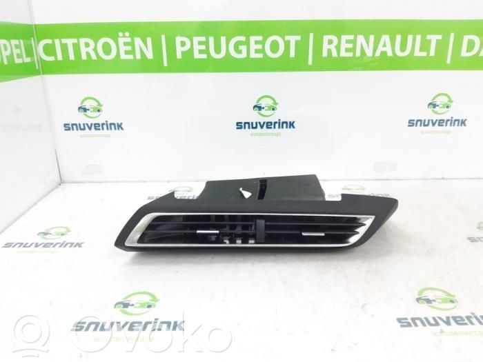 Peugeot 3008 II Dysze / Kratki środkowego nawiewu deski rozdzielczej 