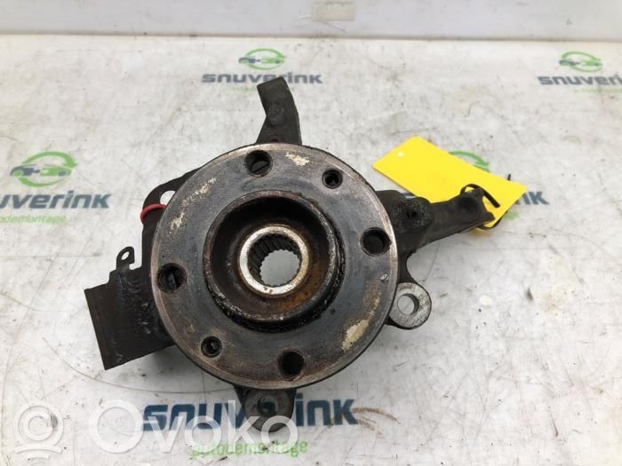 Renault Captur Front wheel hub spindle knuckle 
