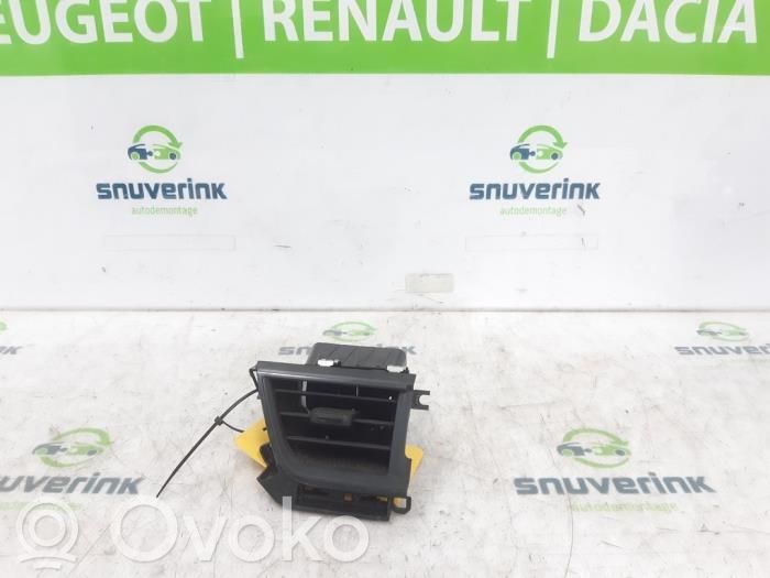 Renault Kangoo III Dysze / Kratki środkowego nawiewu deski rozdzielczej 