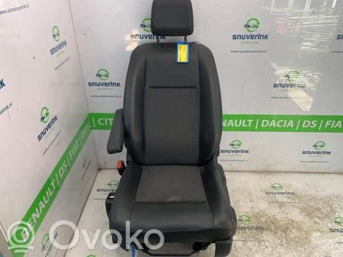 Peugeot Expert Переднее сиденье водителя 