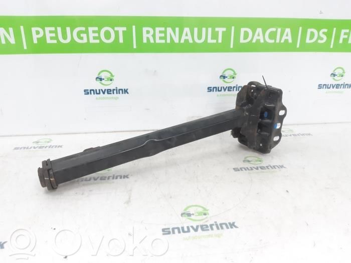Peugeot 3008 II Subcadru frontal 