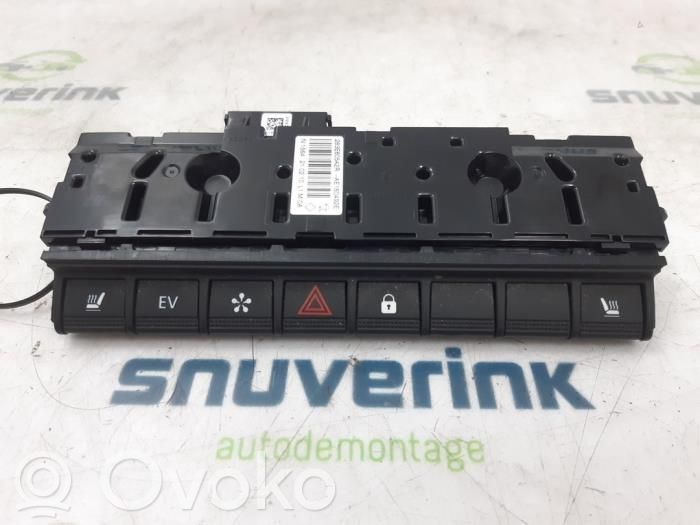 Renault Arkana Comutator lumini pericol 