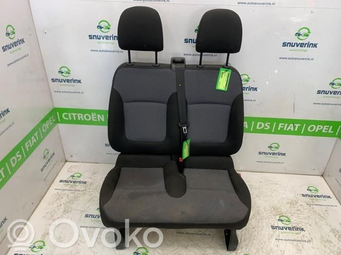 Opel Vivaro Kaksoisetuistuin 