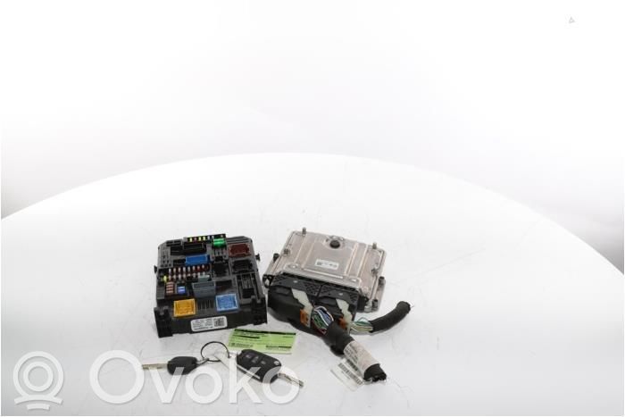 Opel Corsa F Engine control unit/module 