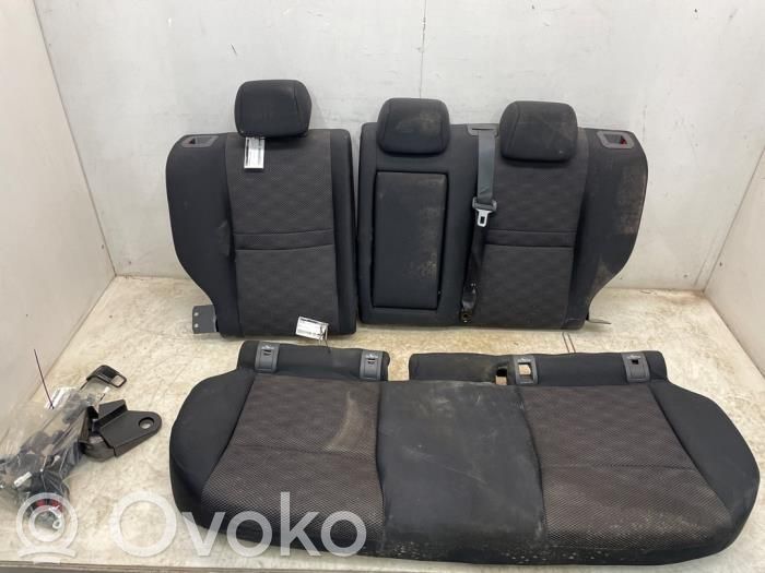 Nissan Qashqai Takaistuin 