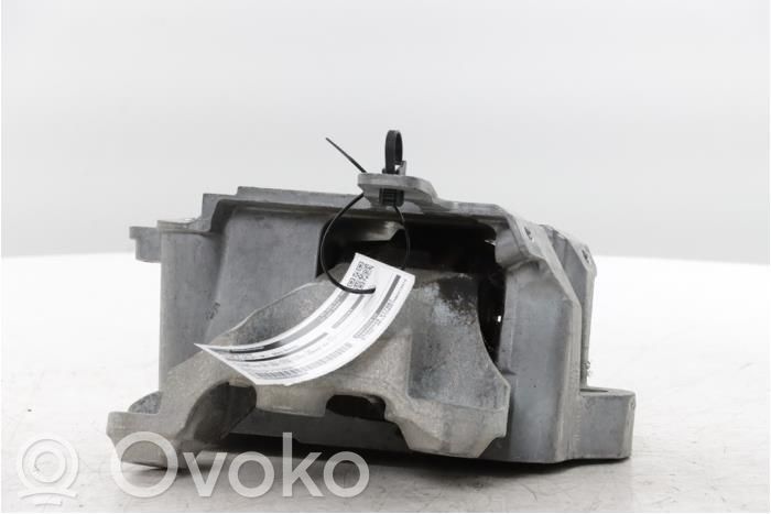 Lynk & co 01 Engine mount bracket 
