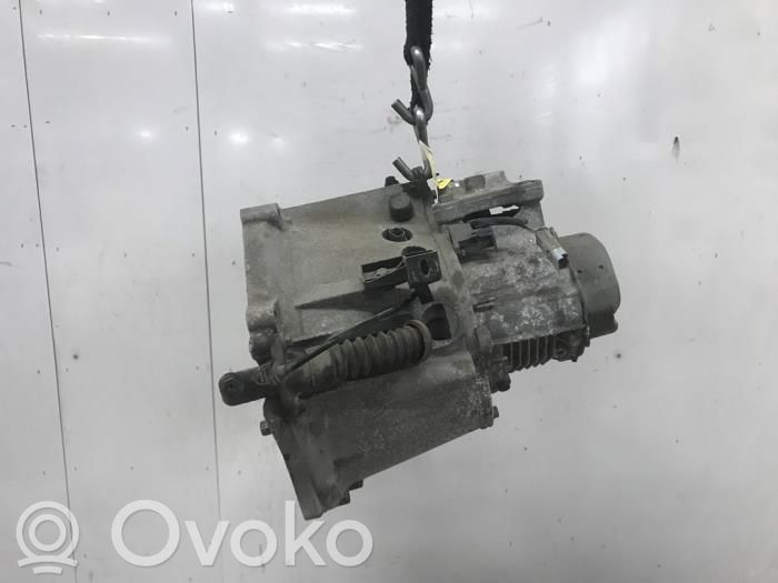 Citroen C3 Aircross Cutie viteze manuală cu 5 trepte 