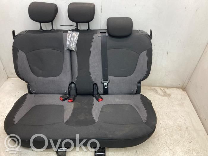 Renault Captur Takaistuin 