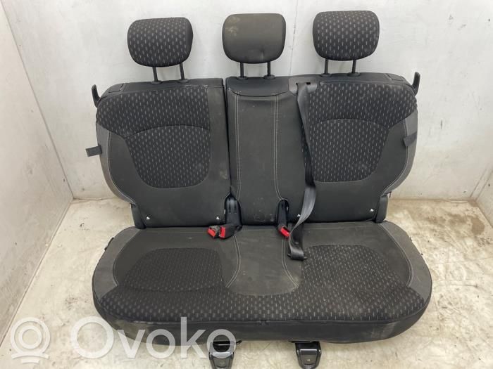 Renault Captur Takaistuin 