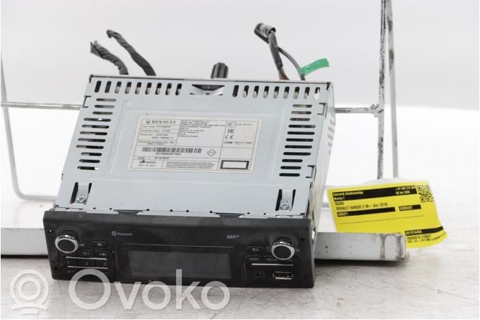 Renault Kangoo II Panel / Radioodtwarzacz CD/DVD/GPS 