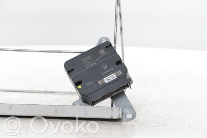Renault Clio IV Airbag control unit/module 