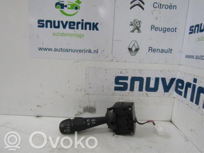 Interruptor de luz   8201167992,0265019153,2516000Q0C,2554000Q1H,255405668R,255405718R,479452659R,6000617656,6000640467,93460790,95517229