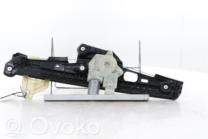 Mitsubishi ASX Front window lifting mechanism without motor 