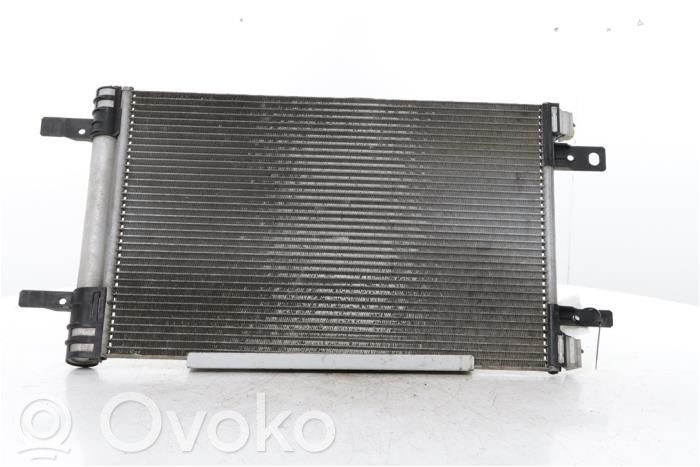 Opel Combo E Radiatore di raffreddamento A/C (condensatore)