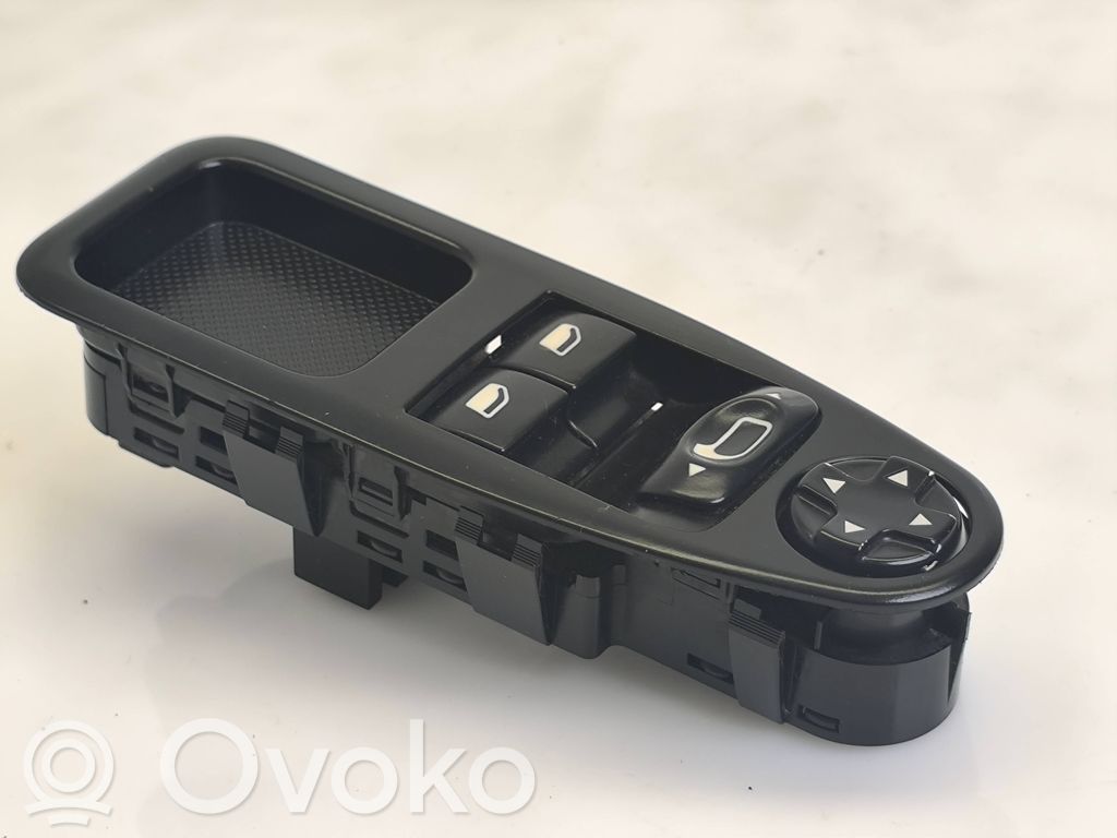 Elektrisko logu slēdzis   E3063902