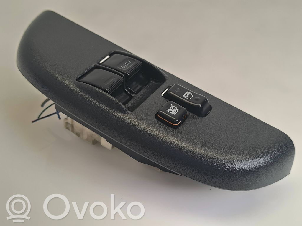 Toyota Corolla Verso AR10 Przyciski szyb 