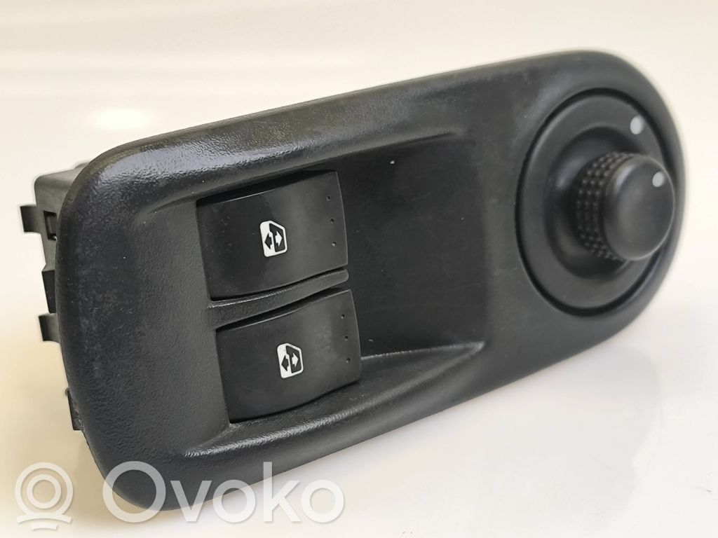Volkswagen Touran I Electric window control switch 
