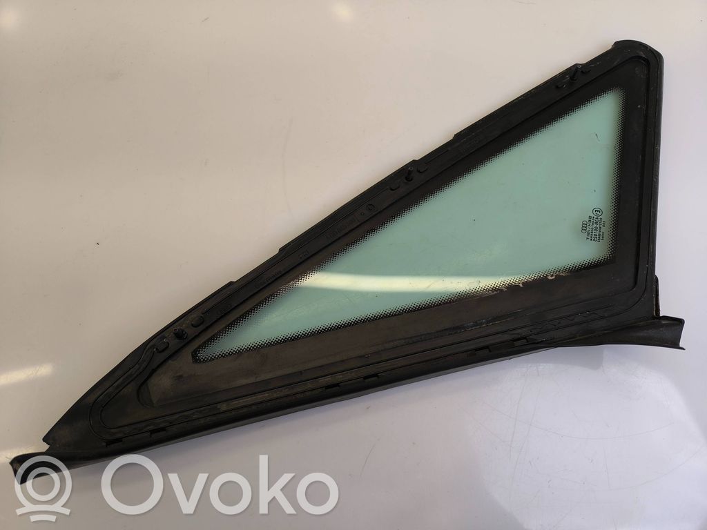 Audi A8 S8 D2 4D Rear side window 