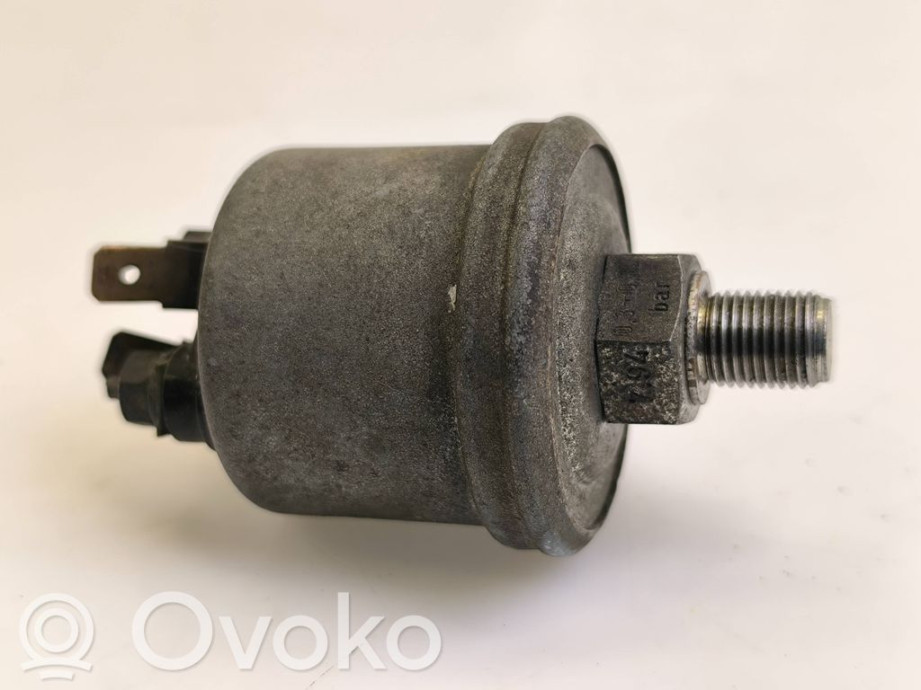 Czujnik ciśnienia oleju   035919561,794,0301,3080