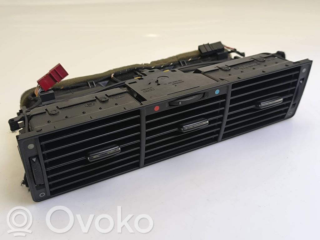 Rejilla de ventilación central del panel   532540711A,4D0820951,83600873,4D0820961,4D0972643,539938820010,5406F1A,5637F1A,964501