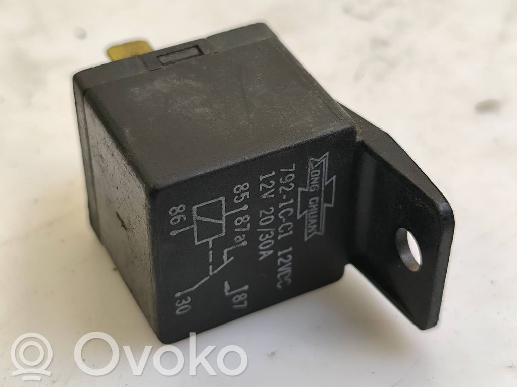 Audi A6 S6 C5 4B Muu rele 