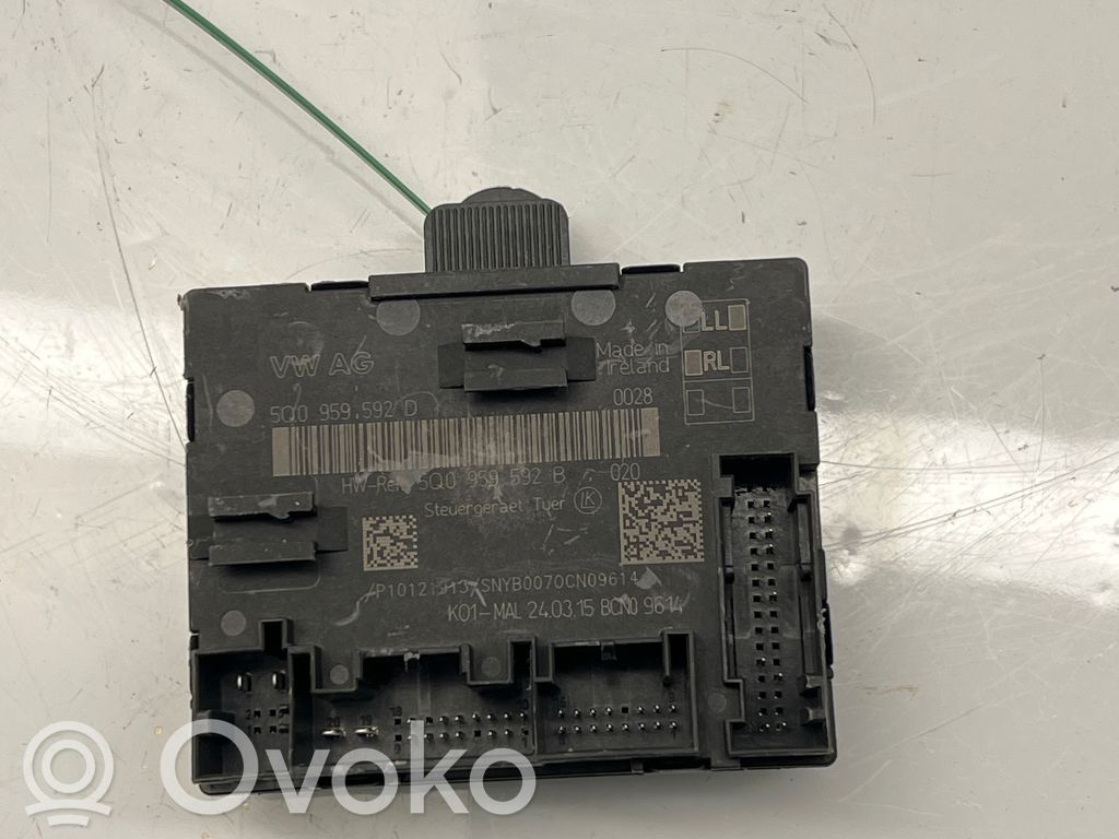 Volkswagen PASSAT B7 Door control unit/module 