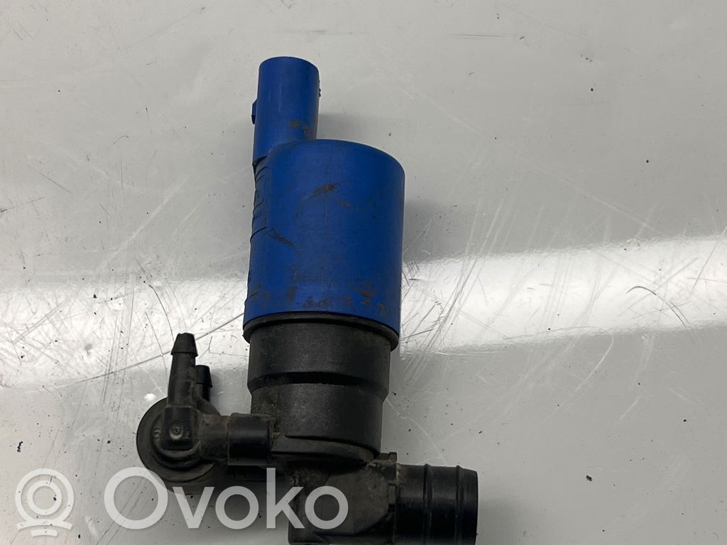 Volvo V60 Windscreen/windshield washer pump 