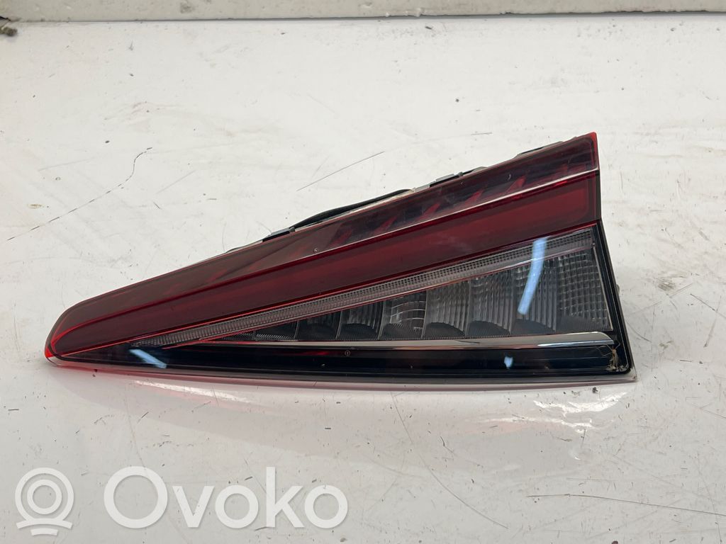 Lampy tylnej klapy bagażnika   5LG945308