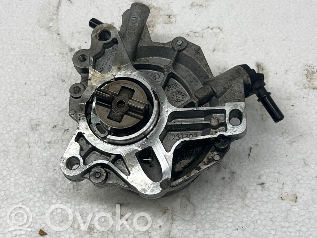 Volkswagen PASSAT B6 Vacuum pump 