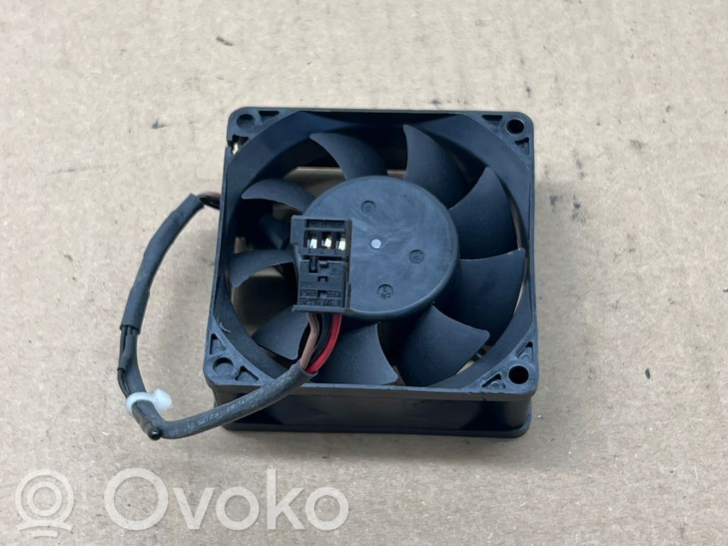 BMW 3 E90 E91 Engine control unit/module fan 