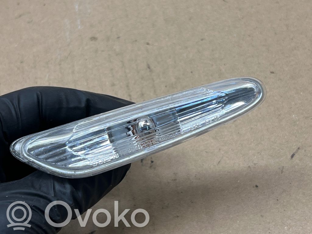 BMW 3 E90 E91 Sparno posūkio žibintas 