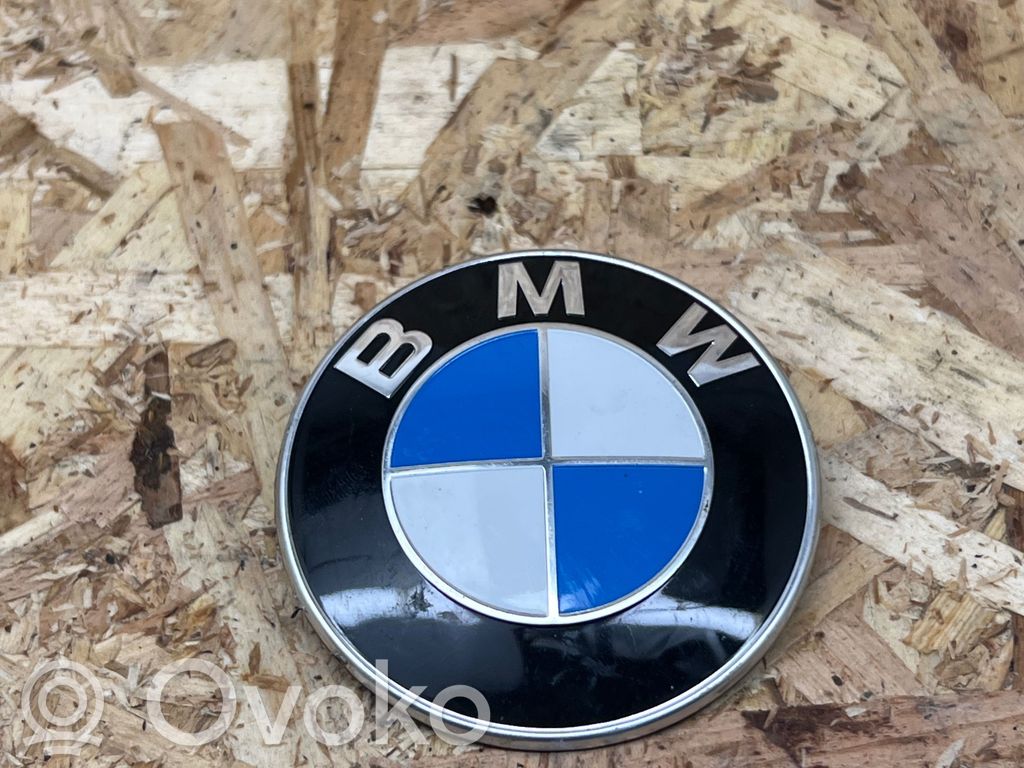 BMW 5 F10 F11 Ražotāja emblēma 