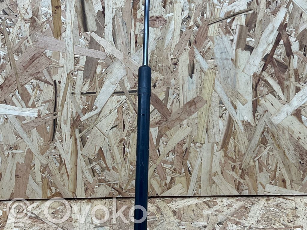 Toyota Verso Tailgate/trunk strut/damper 