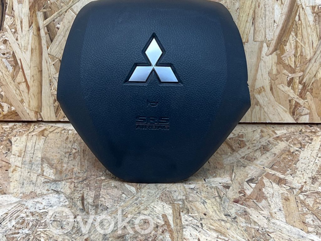 Mitsubishi Outlander Vairo oro pagalvė 