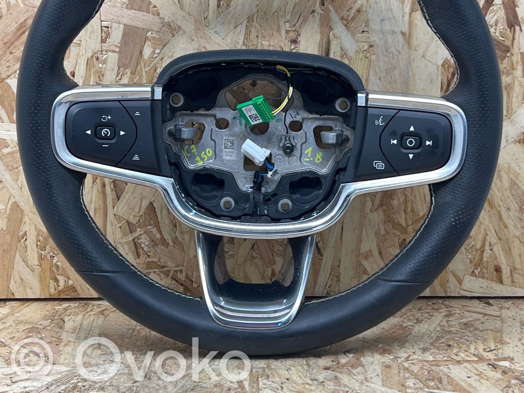 Volvo XC40 Ohjauspyörä 