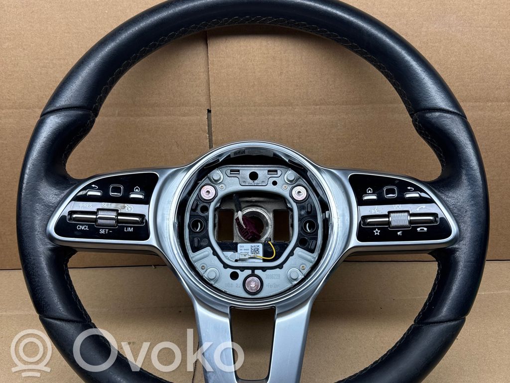Mercedes-Benz EQB Ohjauspyörä 