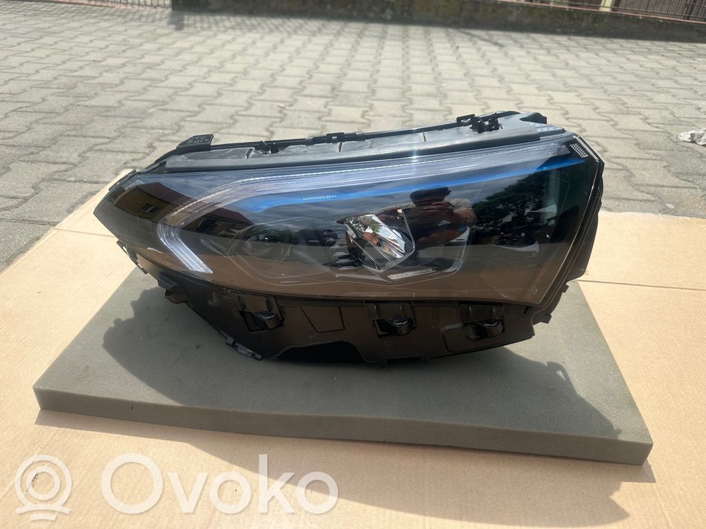 Mercedes-Benz EQA Scheinwerfer 