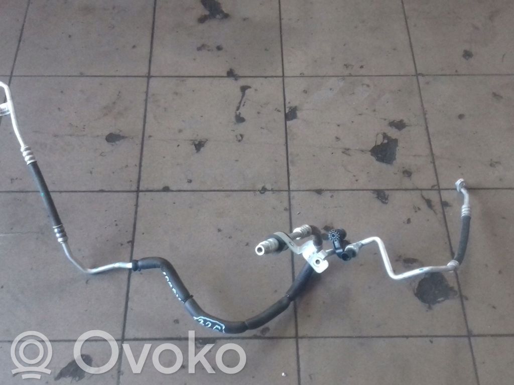 Ilmastointilaitteen putki (A/C)   68291122AA