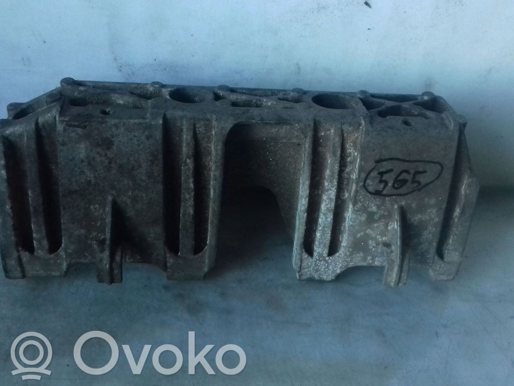Dacia Duster Engine mounting bracket 