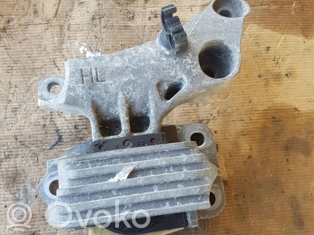 Renault Megane III Engine mount vacuum valve 