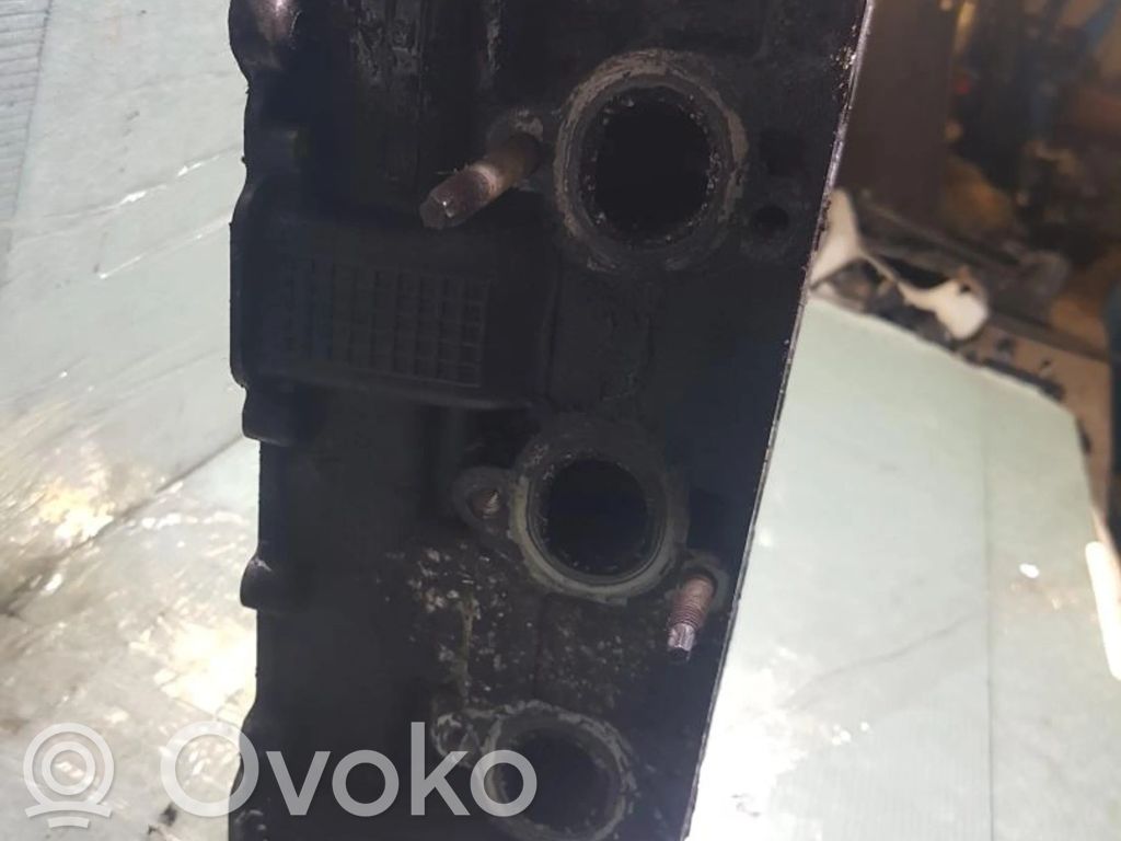 Peugeot 3008 I Engine head 
