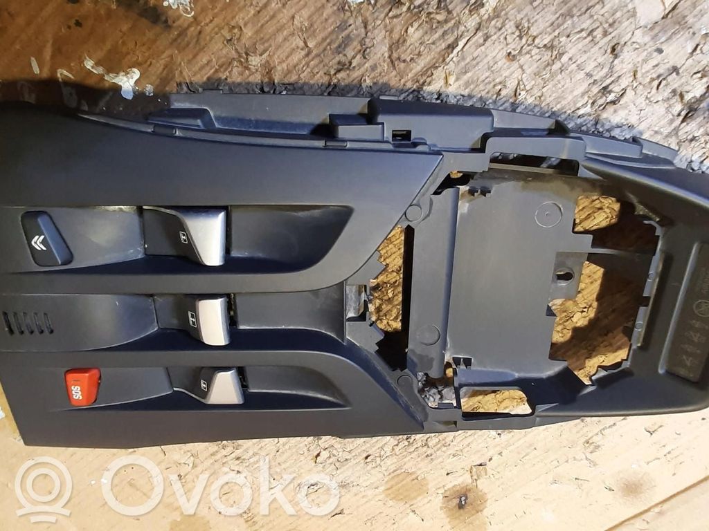 Citroen C4 Cactus Headlining lighting console trim 