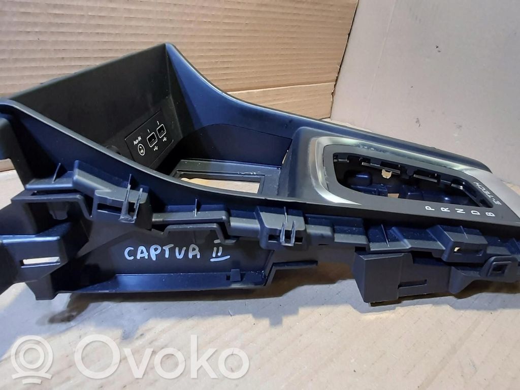Renault Captur II Центральная консоль 