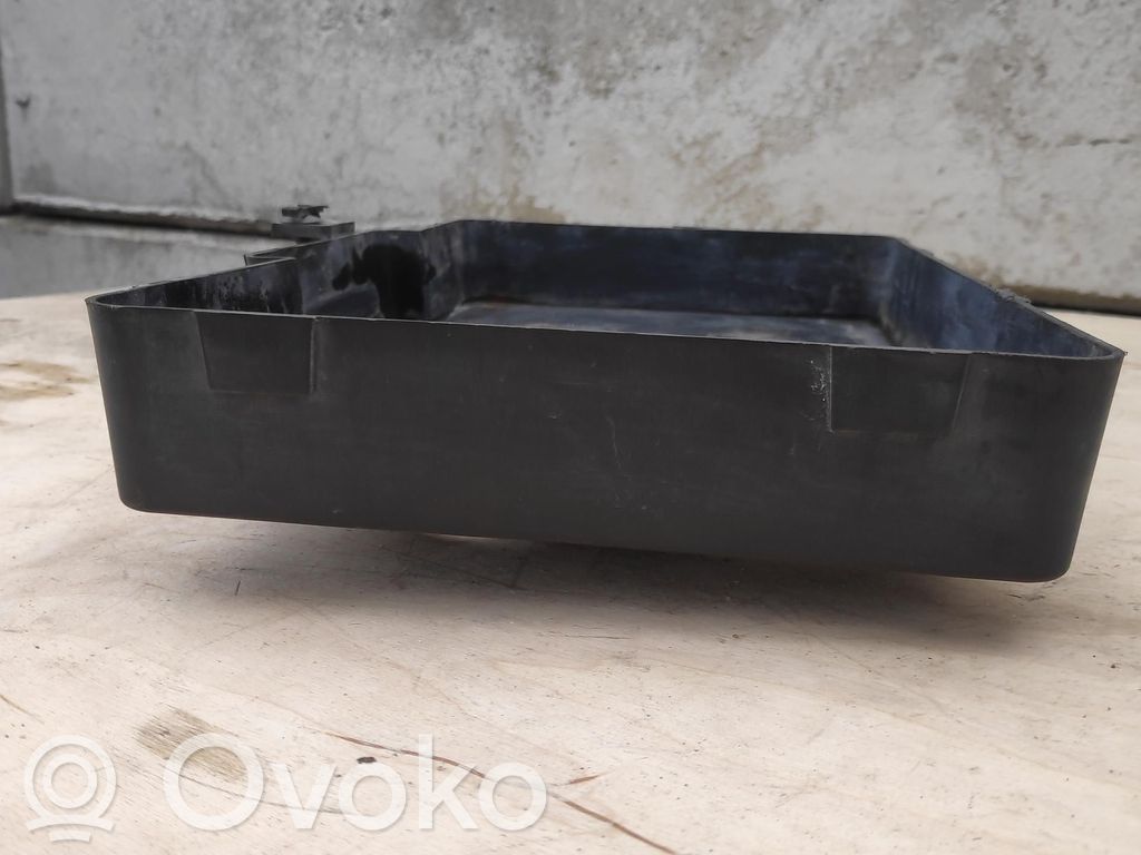 Battery bracket