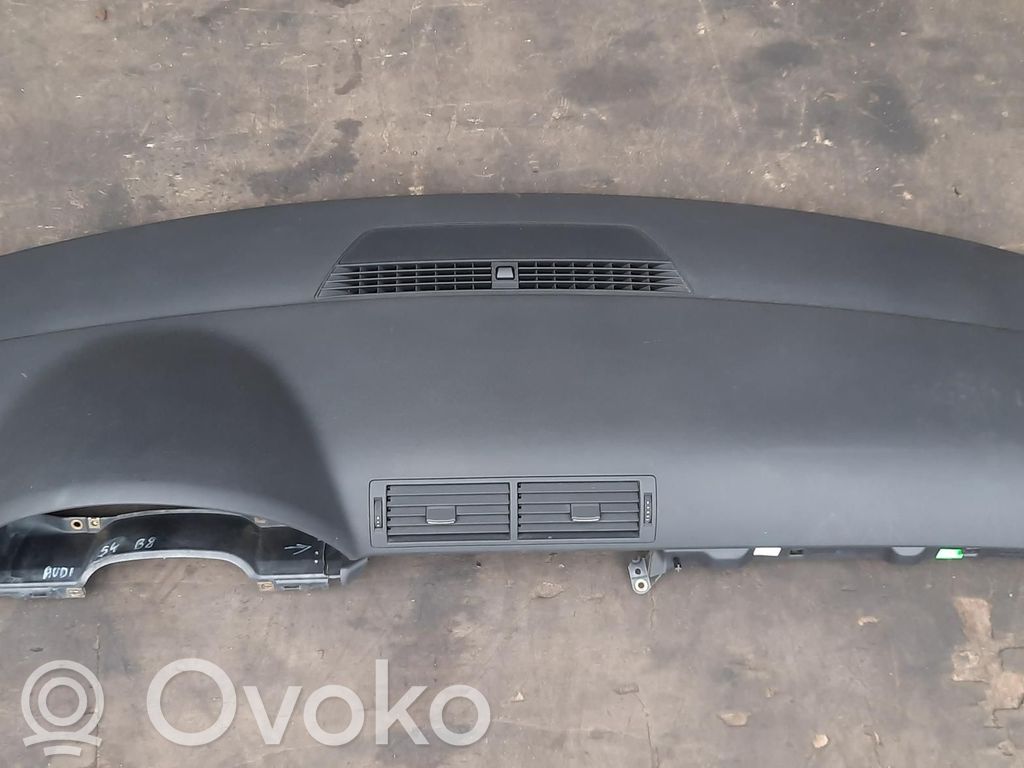 Audi A4 S4 B7 8E 8H Dashboard 