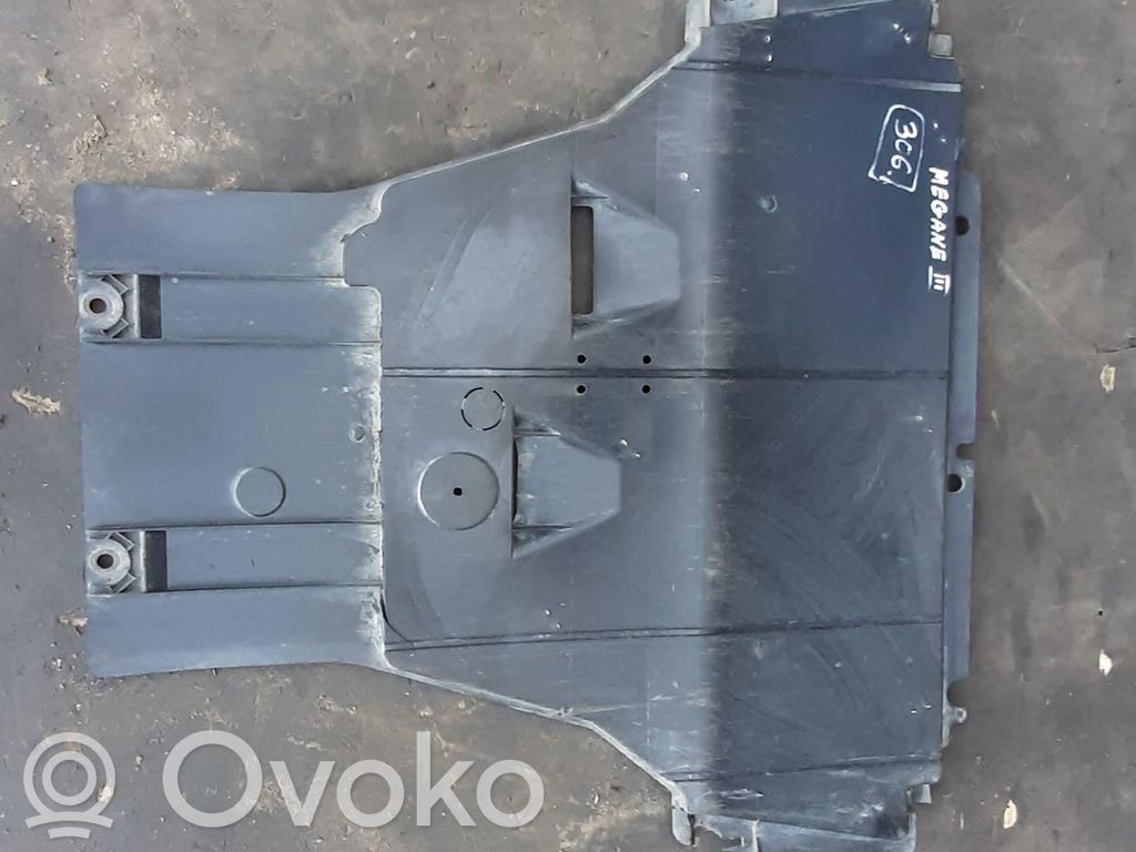 Renault Megane III Engine splash shield/under tray 