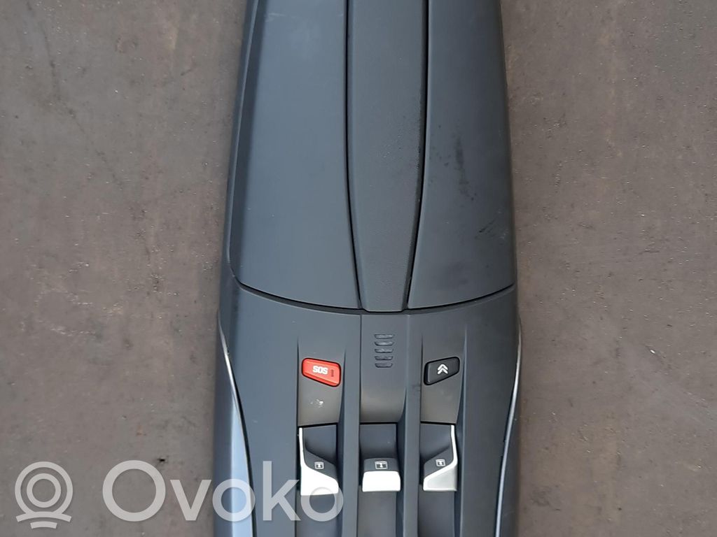 Citroen DS5 Headlining lighting console trim 